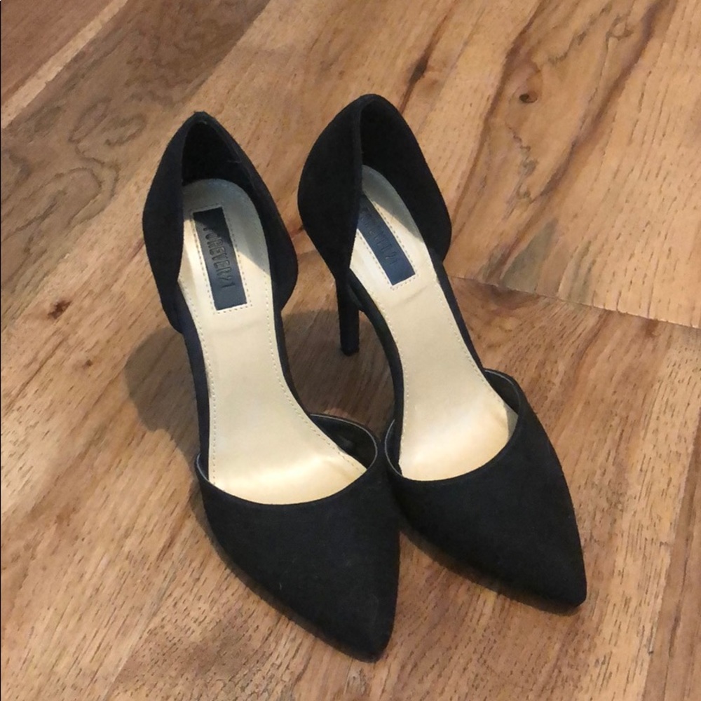 Black Faux Suede Point Toe Pump Heels Women Sz 5.5